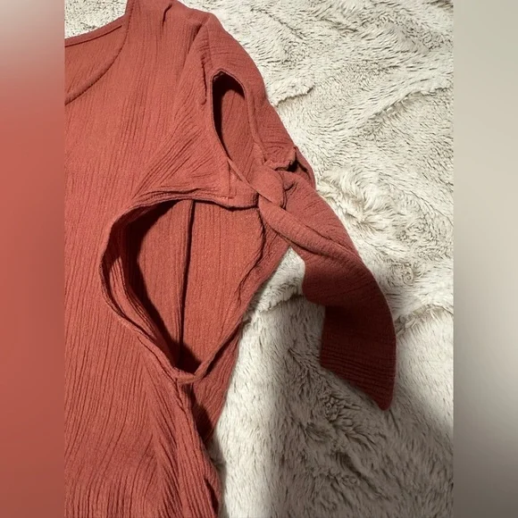 Perch by Blu Pepper Rust Blouse with Back Buttons and Tie Sleeves - Picture 4 of 10